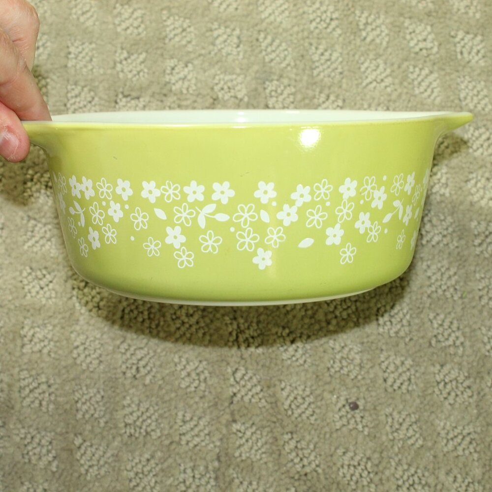 Vintage Pyrex Spring Blossom Light Green Crazy Daisy Casserole 472 B with Lid